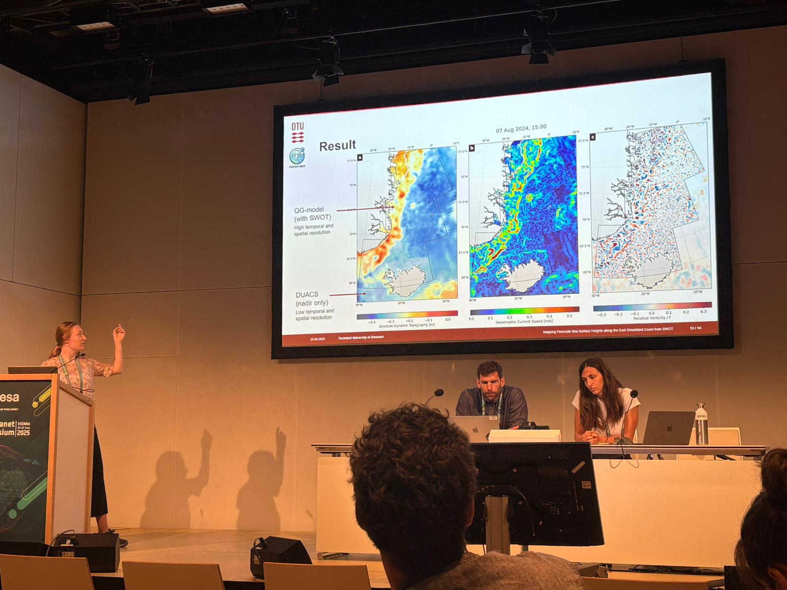 Photo of Sara presenting at LPS